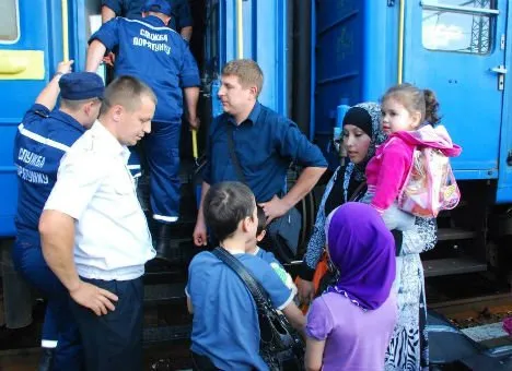 До Львова з окупованого Криму приїхали шість дорослих та 11 дітей (Фото) + (Відео) — фото 3