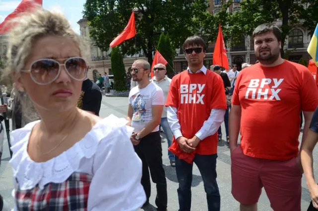 У центрі Львова пройшла акція «Геть Верховну зРаду!» (Фоторепортаж) + (Відео) — фото 2
