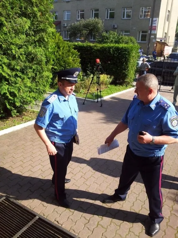 Активісти не дозволили представити начальника обласного ДАІ Львівщини Степана Харабари (Фото) — фото 1