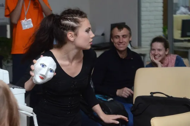 Під час «Ночі у Львові», одне із відділень «Кредобанку» стало майданчиком для акторів (Фоторепортаж) + (Відео) — фото 2