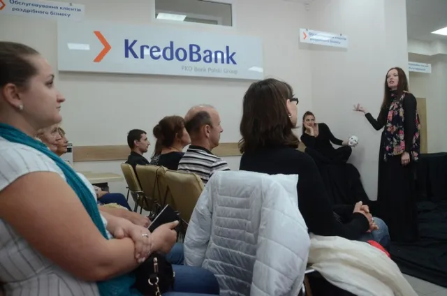 Під час «Ночі у Львові», одне із відділень «Кредобанку» стало майданчиком для акторів (Фоторепортаж) + (Відео) — фото 5