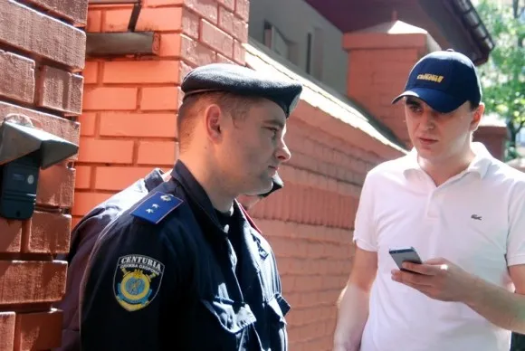 Львів'яни пікетували російське консульство з вимогою припинити військову агресію проти України (Фоторепортаж) — фото 4