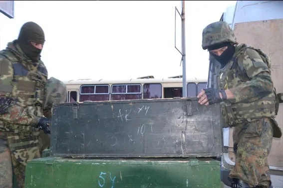 Львівські бійці повністю забезпечені усіма засобами захисту та штатним озброєнням (Фоторепортаж) — фото 1