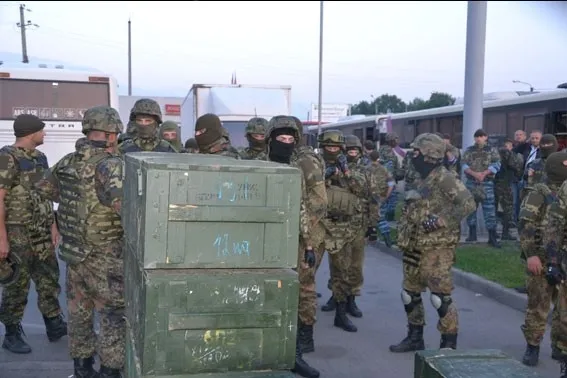Львівські бійці повністю забезпечені усіма засобами захисту та штатним озброєнням (Фоторепортаж) — фото 3