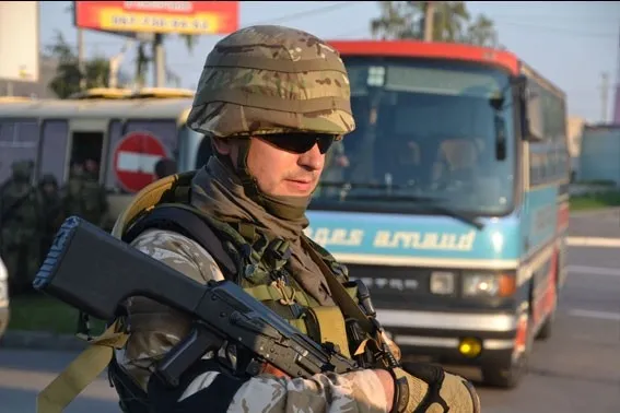 Львівські бійці повністю забезпечені усіма засобами захисту та штатним озброєнням (Фоторепортаж) — фото 4