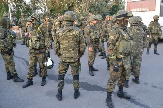 Львівські бійці повністю забезпечені усіма засобами захисту та штатним озброєнням (Фоторепортаж) — фото 6