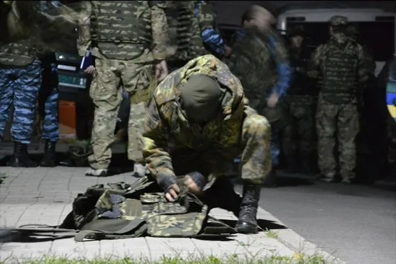 Львівські бійці повністю забезпечені усіма засобами захисту та штатним озброєнням (Фоторепортаж) — фото 7