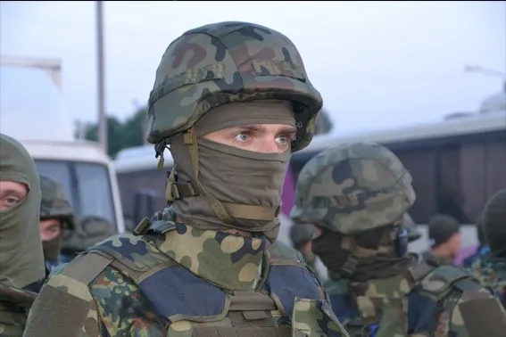 Львівські бійці повністю забезпечені усіма засобами захисту та штатним озброєнням (Фоторепортаж) — фото 8