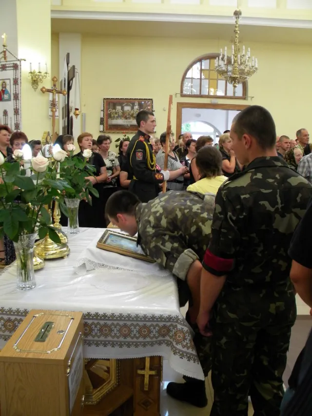 У Львові в останню путь провели загиблого в АТО бійця Романа Васькала (Фоторепортаж) — фото 5