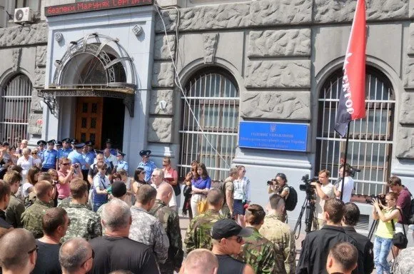 У Львові активісти вимагали кари для тих, хто бив людей на концерті Ані Лорак (Фоторепортаж) — фото 5