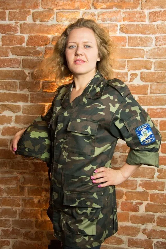 Чарівні львів'янки сфотографувались для військових в зоні АТО (Фоторепортаж) — фото 4