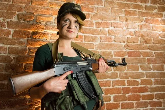 Чарівні львів'янки сфотографувались для військових в зоні АТО (Фоторепортаж) — фото 5