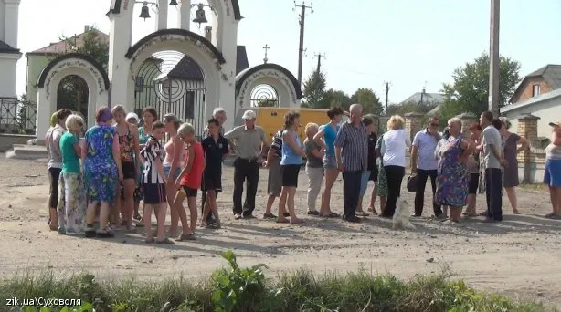 До села Суховоля вже півроку майже не їздять маршрутки (Відео) — фото 1