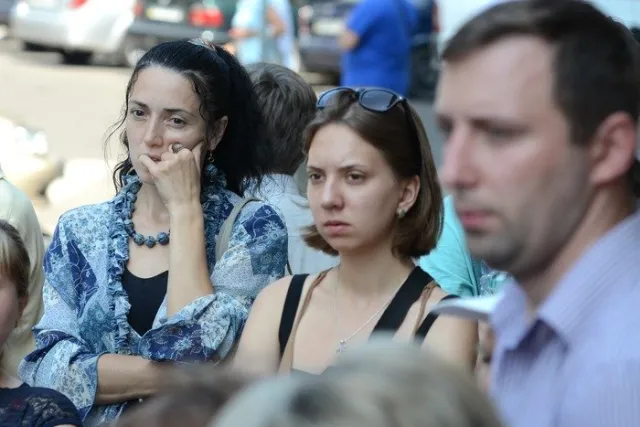 Матері та дружини 24-ї механізованої бригади, вимагали ротації для бійців (Фоторепортаж) + (Відео) — фото 3