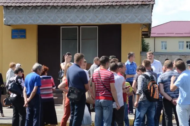 У Львові родичі бійців, котрі несуть службу на Сході у зоні АТО, перекрили трасу, вимагаючи ротації (Фоторепортаж) + (Відео) — фото 3