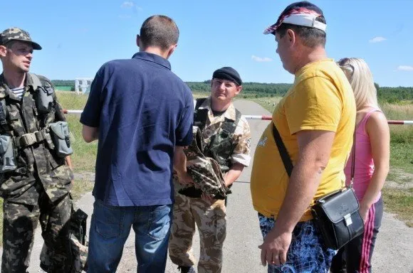 Радіо «Львівська Хвиля» передала бійцям бійцям 80-ї аеромобільної бригади 40 бронежилетів (Фоторепортаж) — фото 2