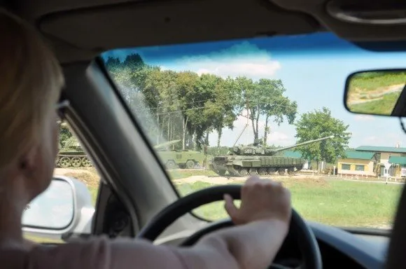 Радіо «Львівська Хвиля» передала бійцям бійцям 80-ї аеромобільної бригади 40 бронежилетів (Фоторепортаж) — фото 6
