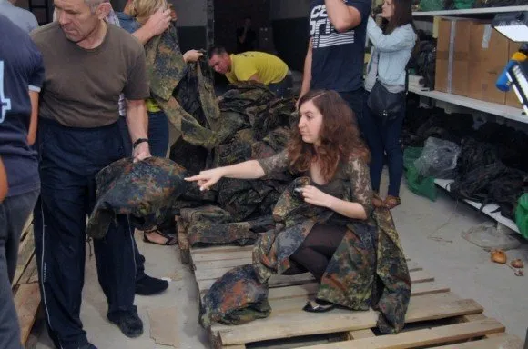 У зону АТО відправлять чотири вантажівки з допомогою для військових (Фоторепортаж) — фото 6