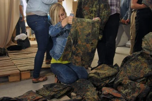 У зону АТО відправлять чотири вантажівки з допомогою для військових (Фоторепортаж) — фото 9