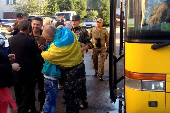 У Львові зустріли своїх героїв з АТО (Фото) — фото 2