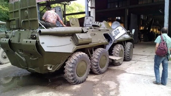 На Львівському бронетанковому заводі, волонтери працюватимуть по 2-3 години в третю зміну (Фото) — фото 5