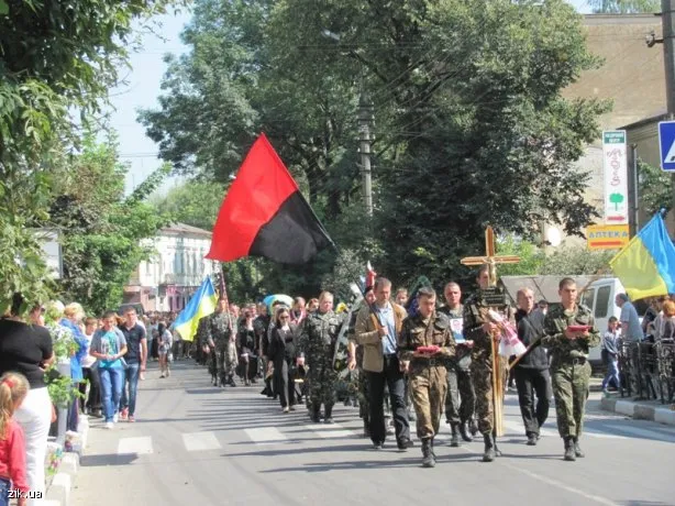 На Львівщині прощалися із загиблим у зоні АТО – підполковником Вадимом Суским — фото 1