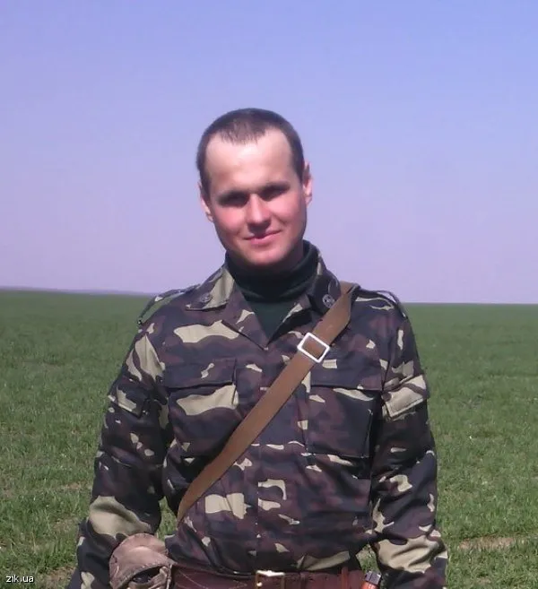На Львівщині люди скандували нареченому – бійцю Залізної бригади: «Герой!» (Фото) — фото 2