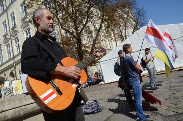 Білоруси у Львові згадували, як разом з українцями громили «московську орду» (Фото) + (Відео) — фото 1