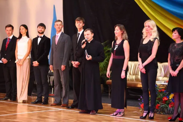 Під час благодійних змагань з танців на «Південному», вдалось зібрали майже 42 тис. грн — фото 1