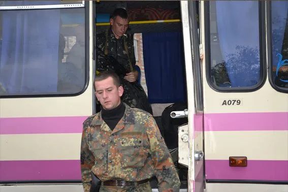 До Львова із зони АТО повернулося понад півсотні правоохоронців (Фоторепортаж) — фото 3