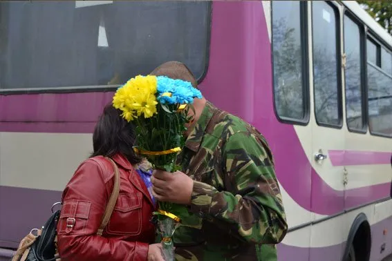 До Львова із зони АТО повернулося понад півсотні правоохоронців (Фоторепортаж) — фото 7