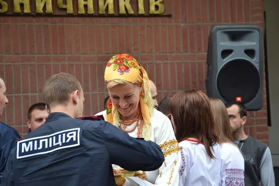 Героїв транспортної міліції, які повернулись із зони АТО зустріли хлібом-сіллю (Фоторепортаж) + (Відео) — фото 5