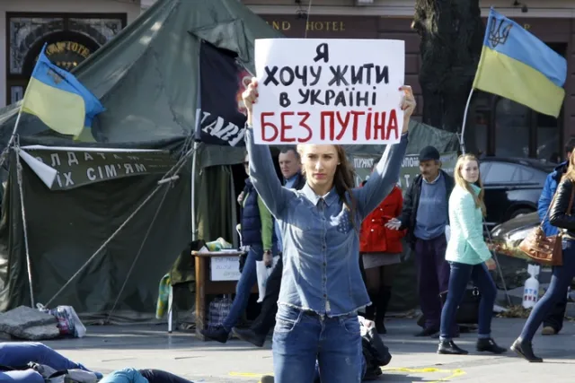 У Львові «привітали» Путіна з днем народження (Фоторепортаж) + (Відео) — фото 5