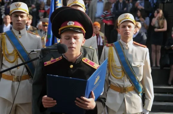 У Львові відбулись урочистості за участі ліцеїстів. Вони присягнули на вірність українському народу (Фоторепортаж) — фото 3
