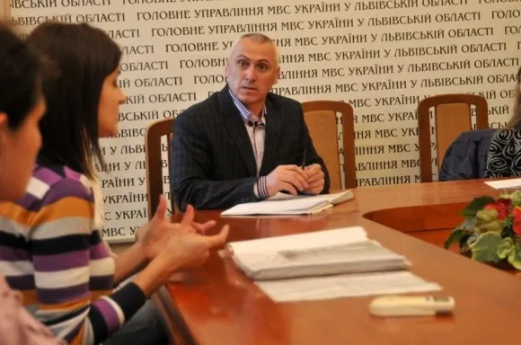 Очільник міліції Львівщини зустрівся з активістами, які проти знищення міського озера в Брюховичах (Фото) — фото 4