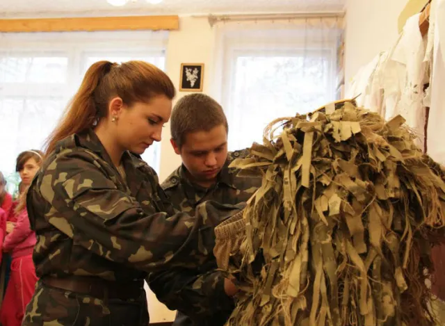 У Львові діти шиють маскувальні костюми «кікімори» (Фото) — фото 4