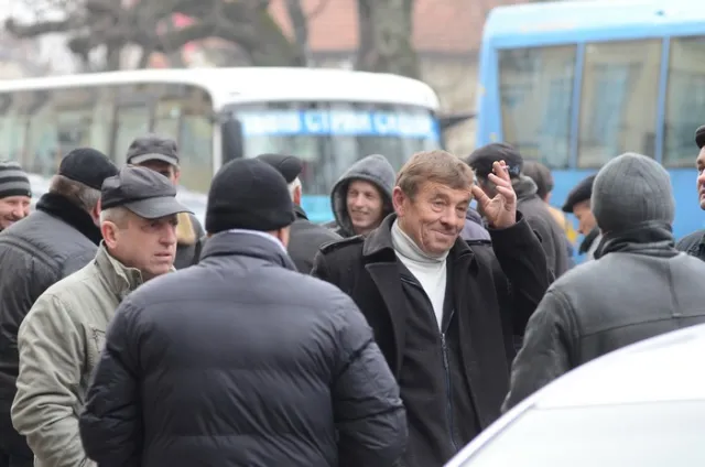 Перевізники пікетували Львівську ОДА, вимагаючи відставки керівника департаменту Лазара (Фоторепортаж) — фото 7