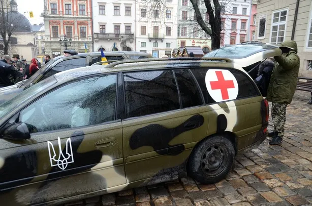 Для військових у зону АТО передали десять автомобілів (Фото) + (Відео) — фото 2