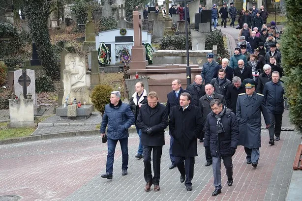 Львів’яни віддали шану воїнам УГА та новітнім героям України (Фоторепортаж) + (Відео) — фото 11