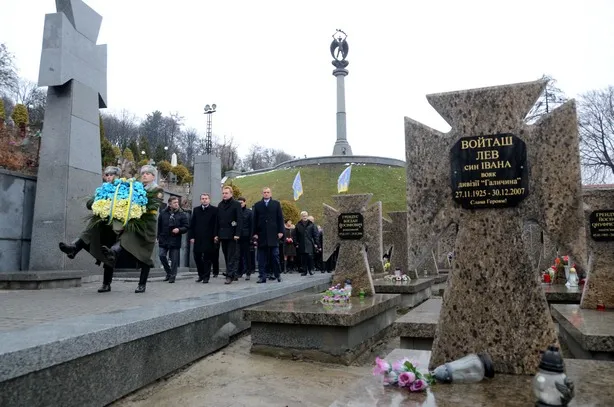 Львів’яни віддали шану воїнам УГА та новітнім героям України (Фоторепортаж) + (Відео) — фото 5