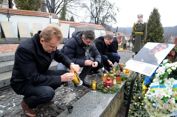 Львів’яни віддали шану воїнам УГА та новітнім героям України (Фоторепортаж) + (Відео) — фото 6
