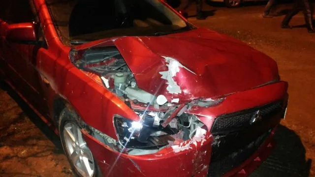 У Львові автомобіль протаранив два легковики і зник з місця ДТП (Фоторепортаж) — фото 3