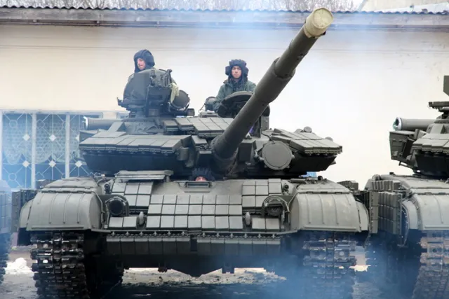 Збройні Сили України поповнили свій арсенал кількома десятками відремонтованих танків (Фото) — фото 1