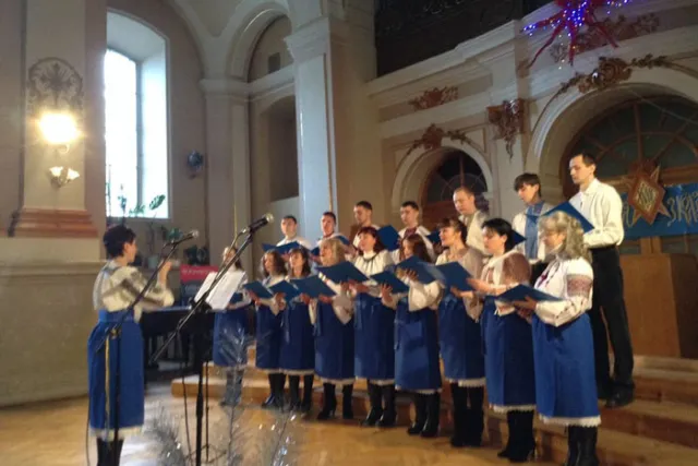 Під час фестивалю «Прощання з колядою», вдалося зібрати 15 тис. грн для бійців АТО (Фото) — фото 2