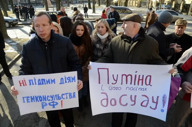 У Львові вимагали закрити консульство Росії (фоторепортаж) + (відео) — фото 3