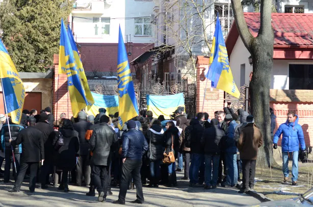 У Львові вимагали закрити консульство Росії (фоторепортаж) + (відео) — фото 5