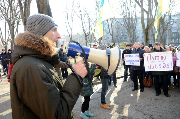 У Львові вимагали закрити консульство Росії (фоторепортаж) + (відео) — фото 7