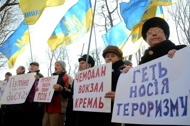 У Львові вимагали закрити консульство Росії (фоторепортаж) + (відео) — фото 8