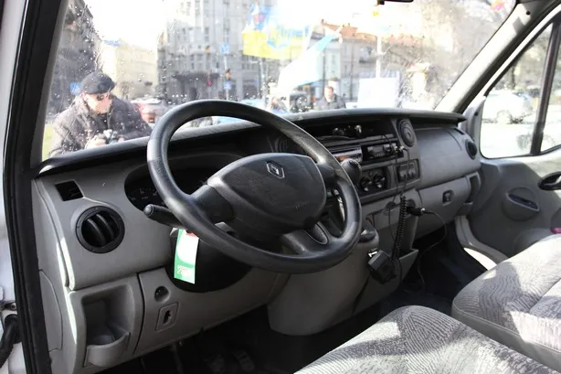Українці з Іспанії у Львові подарували реанімобіль для військових в зоні АТО (фото) + (відео) — фото 3