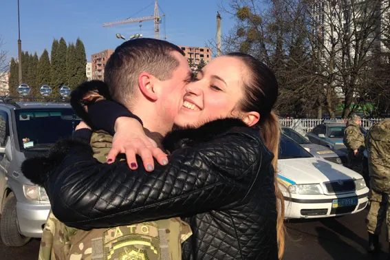 Сьогодні додому із зони АТО повернулися працівники Державтоінспекції Львівщини (фото) — фото 1